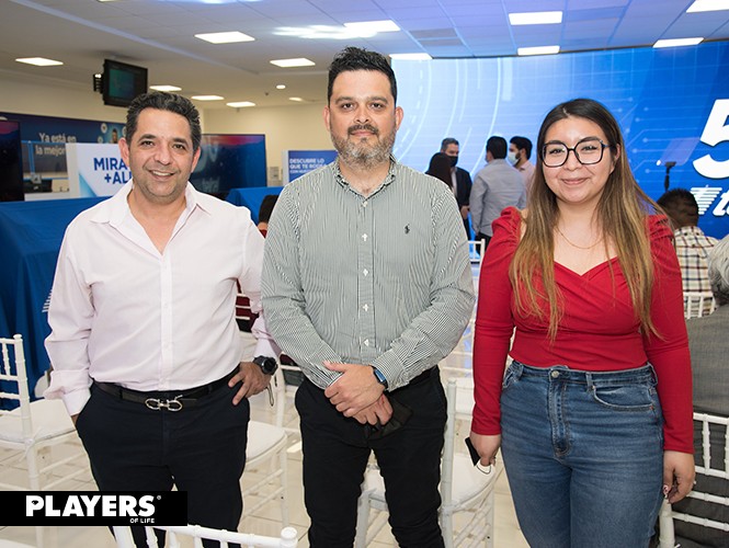 Fernando Lozano, Raúl Castañón y Karla Lara