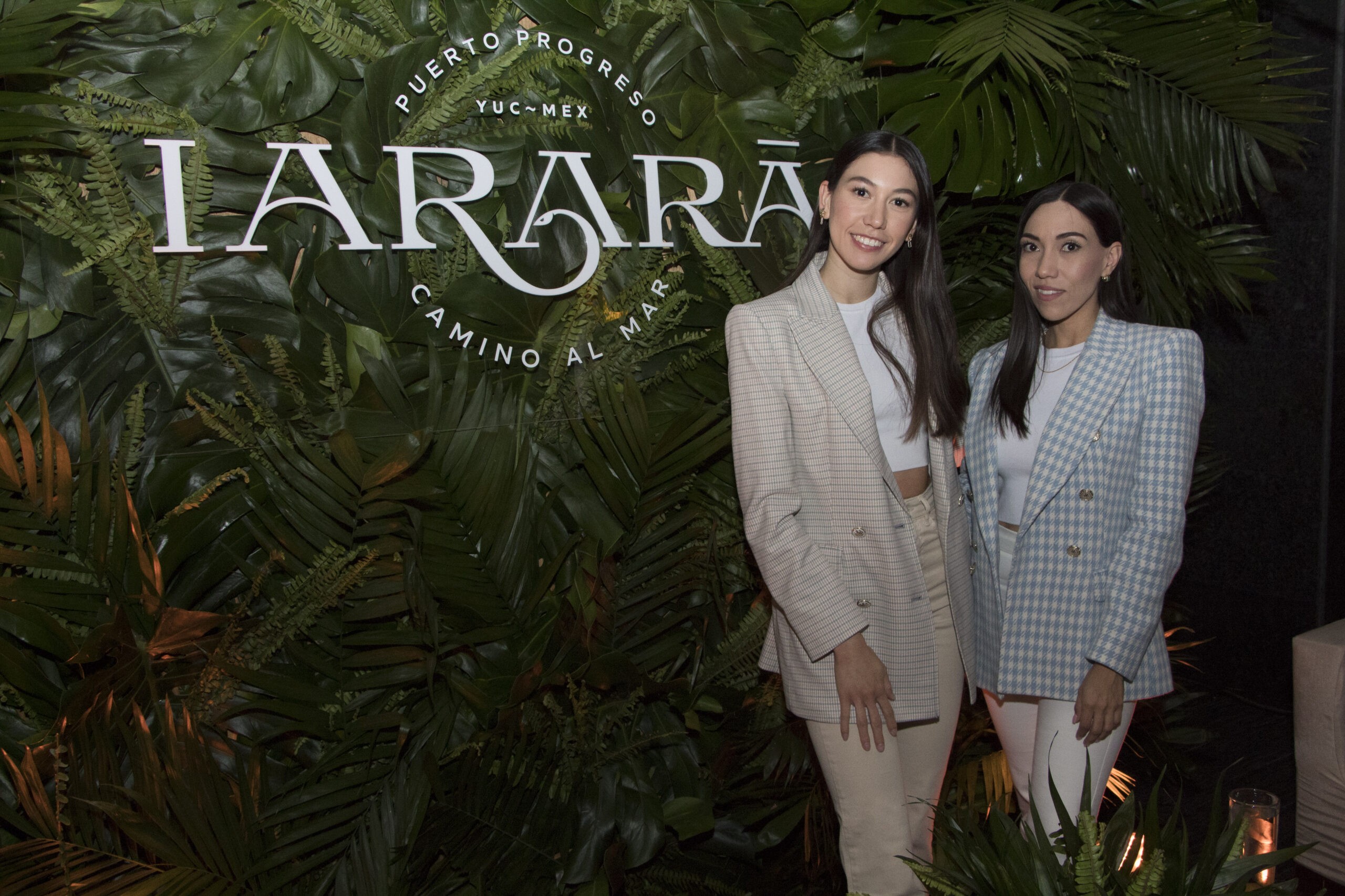 Camila Martínez @camila_mtz y Raquel Velasco @raquelvelascot
