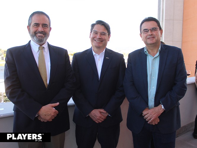 INTERIOR-BANCO-BASE-IMG_8997-JOSE_MURRA,_ARTURO_GUERRA_Y_LUIS_LOPEZ