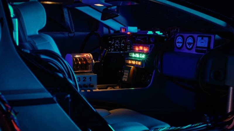 Deja el DeLorean, súbete al Tesla