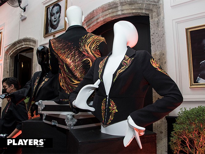 Vestuario intervenido por la artista plástica Sandra Carvajal Novoa