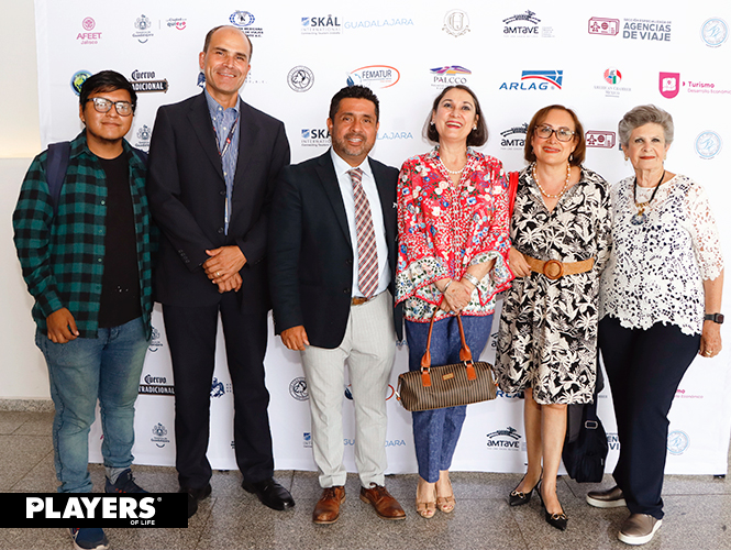 Jahir Chagala, Carlos Preciado, Ramón Godínez, Peque Álvarez, Lupita Navarro y Paty Otero