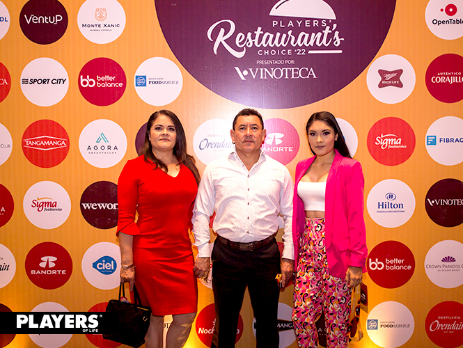 María Eva Chávez, Omar Pérez y Yessica Pérez