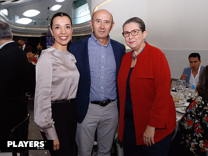 Melisa Esparza, Enrique González y Magui López Vergara