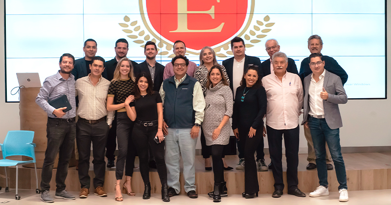 Networking y negocios con egresados del Ipade