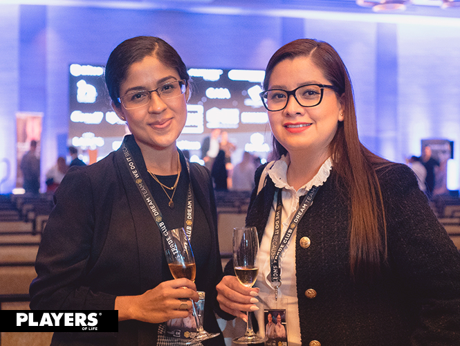 Vania Trejo y Gabriela Salas