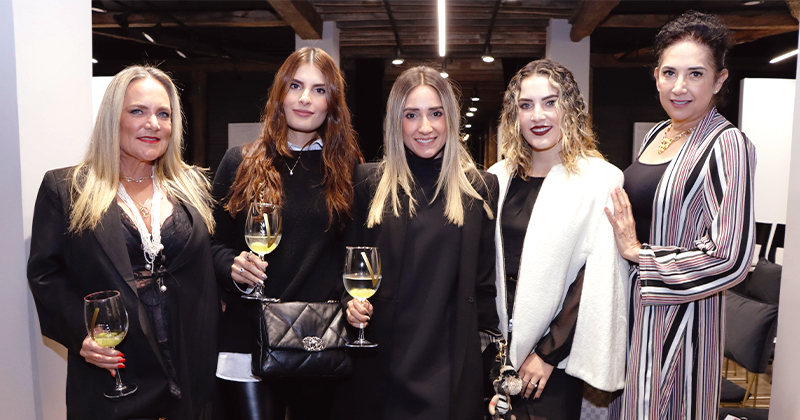 Disfrutan de la moda nupcial en la Velum´s Runway