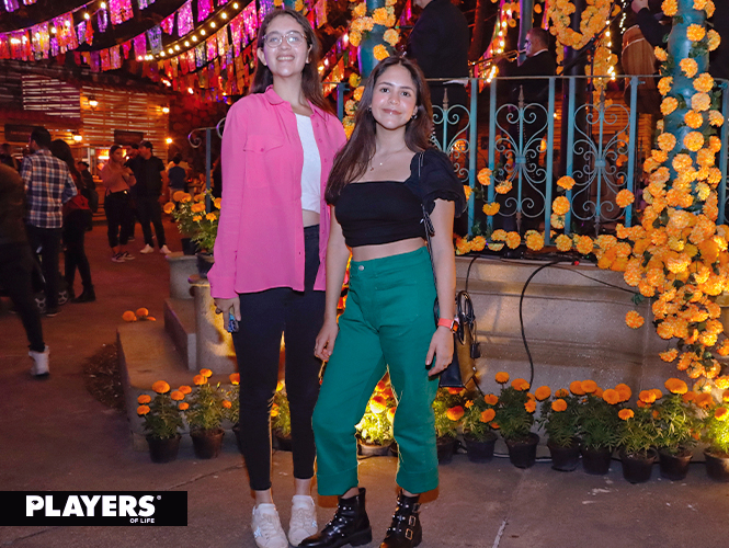 Daniela Flores y Romina Flores