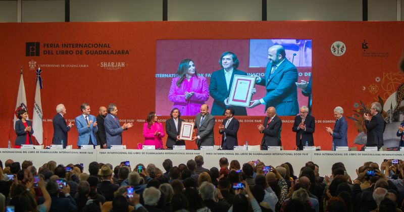 Con homenaje a Cărtărescu y protestas arranca la FIL 2022