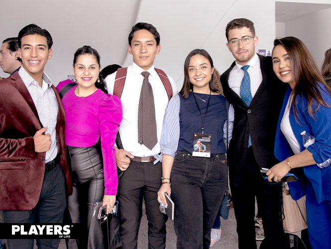 Juan Carlos Ceja, Mitzi Palafox, Alan Villavicencio, Cecilia Soriano, Olaff Medina y Diana Galván.