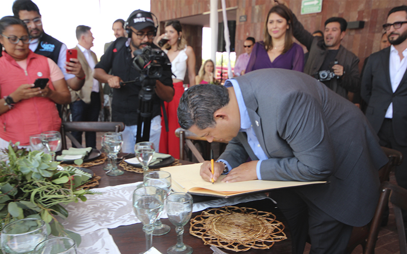 INTERIOR_BJXUP_0000_IMG_4236