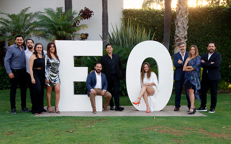 Hiram Ibarra y su equipo de trabajo Hiram Ibarra y su equipo de trabajo