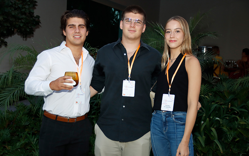 Patrick Gandoulf, Sebastian Gandoulf y Carolina de Oyarzabal Patrick Gandoulf, Sebastian Gandoulf y Carolina de Oyarzabal