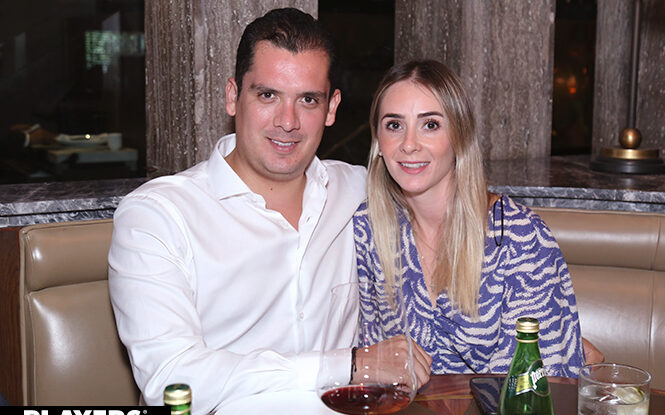 Alejandro-Martínez-y-Mariana-Turrubiate