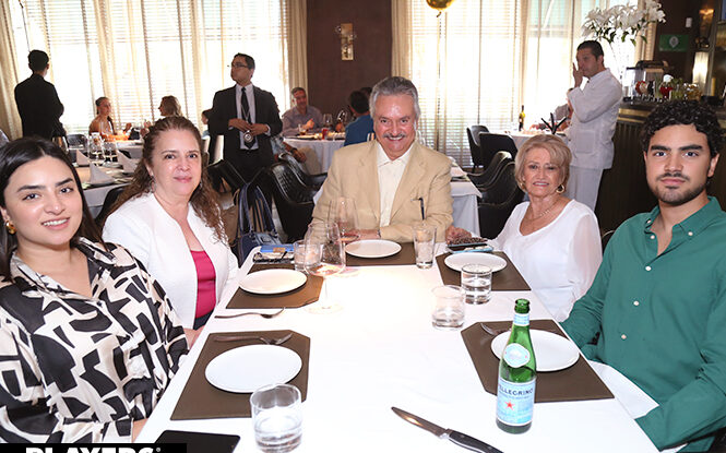 Carla-González,-Maricela-González,-Carlos-Humberto-González,-Dolores-García-y-Adolfo-González