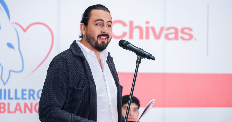 Amaury Vergara reafirmó su compromiso con Semillero Rojiblanco en las academias deportivas de Jalisco con Chivas