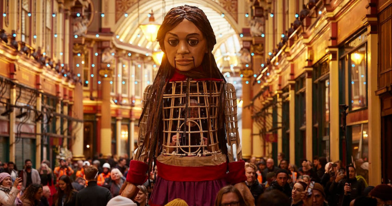 Marioneta gigante Amal en Guadalajara