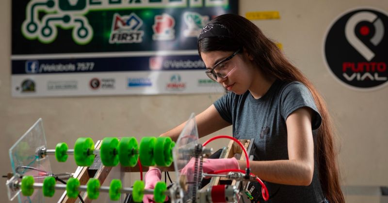 Peñoles impulsa la ciencia y la tecnología entre los jóvenes
