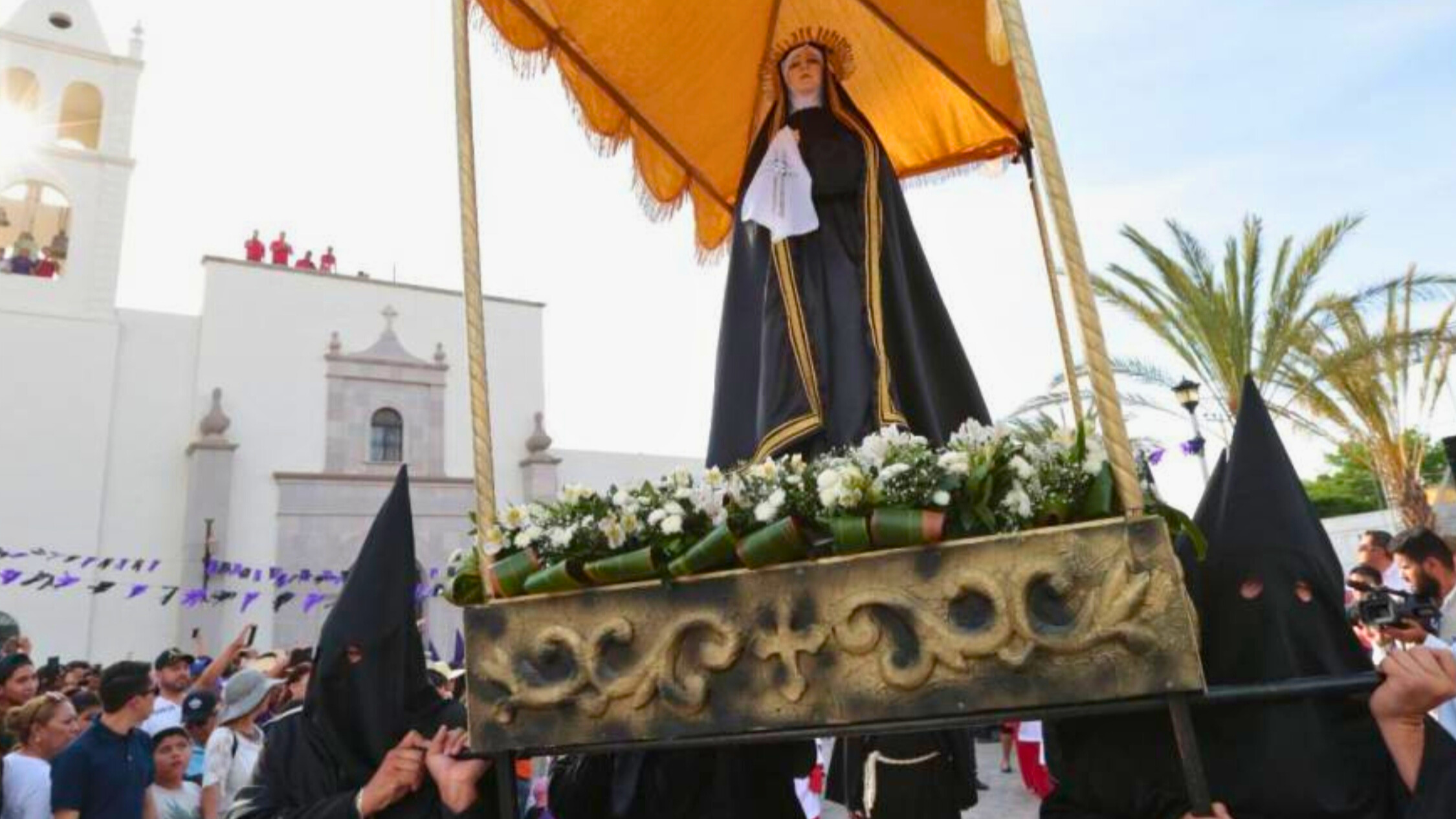 La tradición llegó a México en 1585 y, en La Laguna, tiene un eco entre lo religioso y lo turístico. Es la Procesión del Silencio en Viesca,