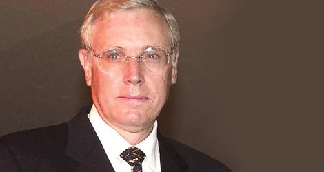 La cadena líder de tiendas departamentales, Liverpool, en México ha anunciado el retiro de Max David Michel González de la Presidencia del Consejo de Administración.