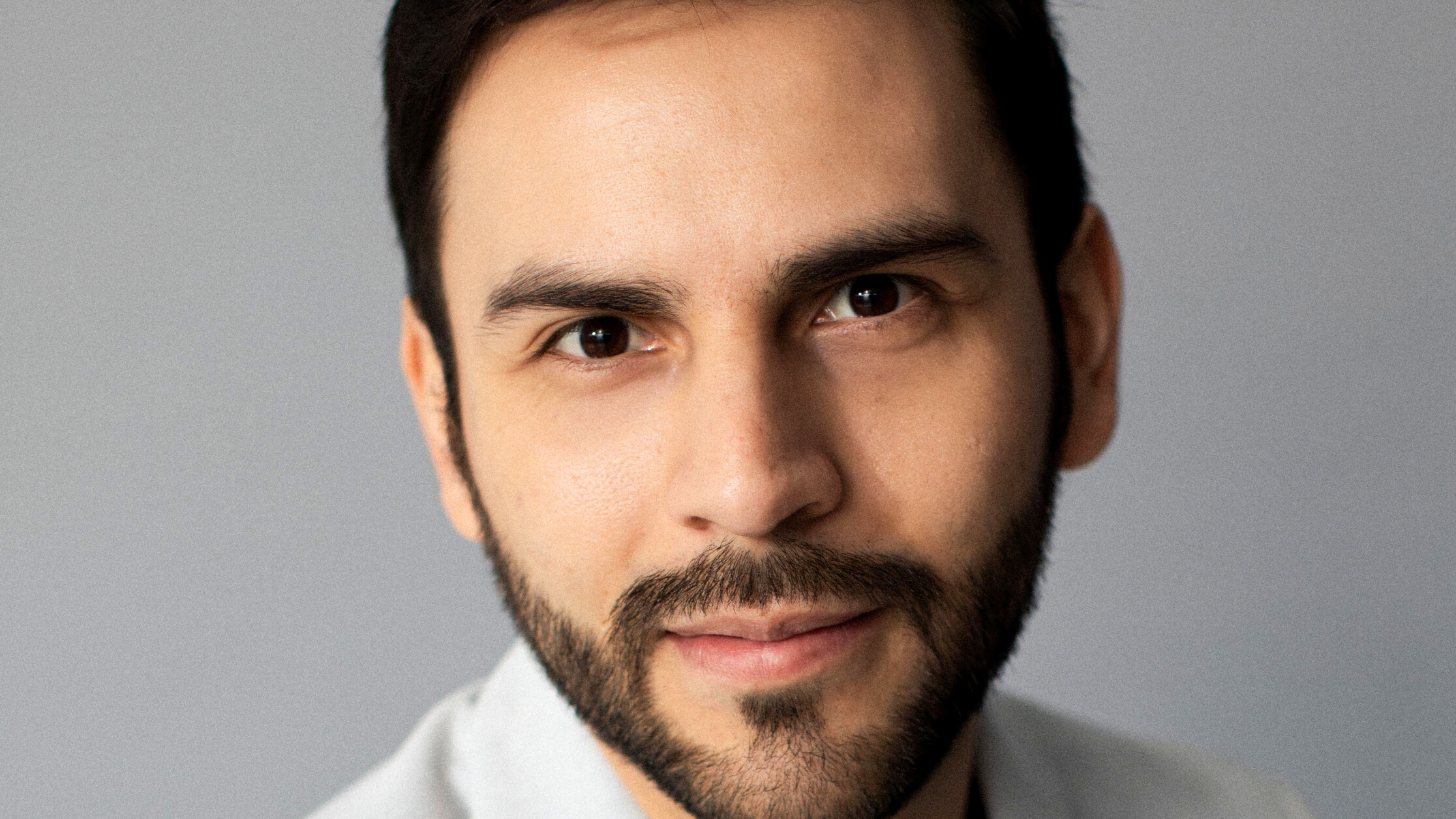 Eduardo Treviño es un actor y emprendedor cultural que ha hecho del arte su modelo de vida y dirigiendo la Muestra de Cine Coahuila.