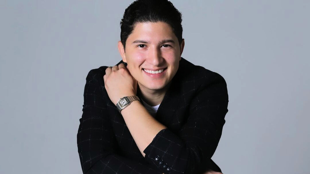 César Lozano Jr., reconocido capacitador y conferencista, estará en Torreón para un evento con causa.