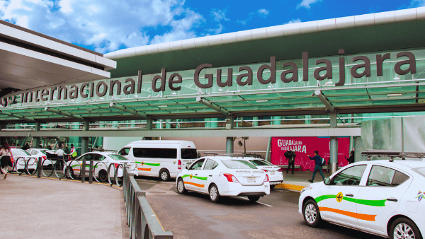 El Aeropuerto de Guadalajara lanza convocatoria para taxis