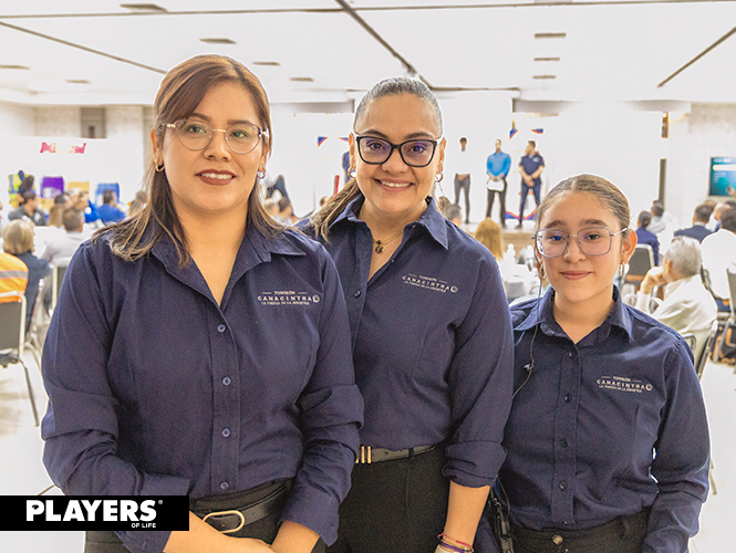 Alejandra Hurtado, Marian Lara y Diana Murra.