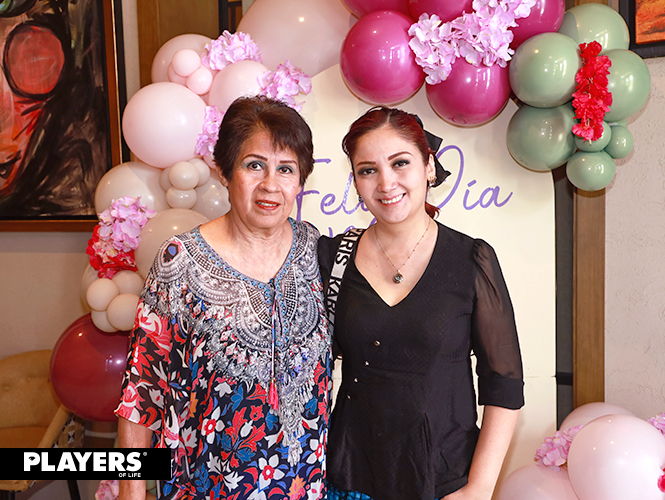 Elizabeth Márquez y Elizabeth Noyola.