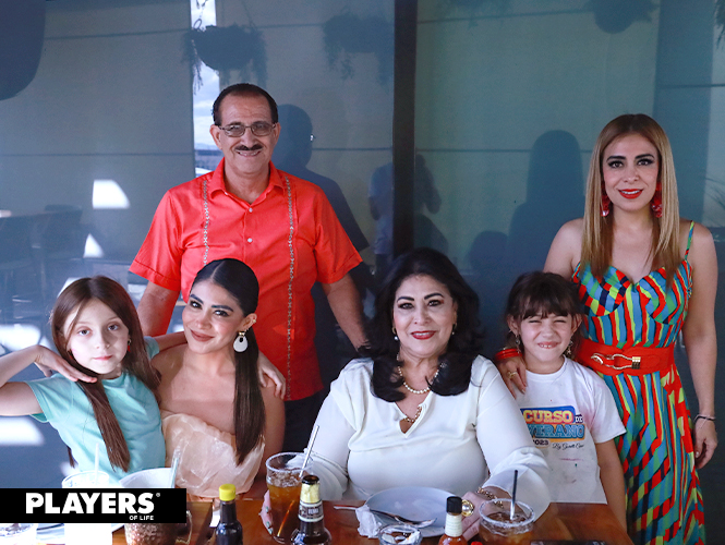 Hasibe, Juan, Vanessa, Sonia, Zyanya y Candy.
