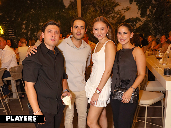 Mauricio Arrambide, Bernardo Arrambide, María Pineda y Daniela Romero