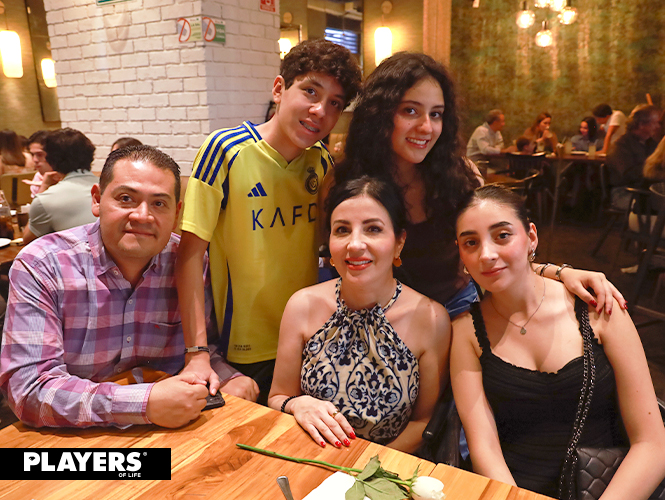 Jorge, Vanessa, Vanessa, Jorge e Isabela.