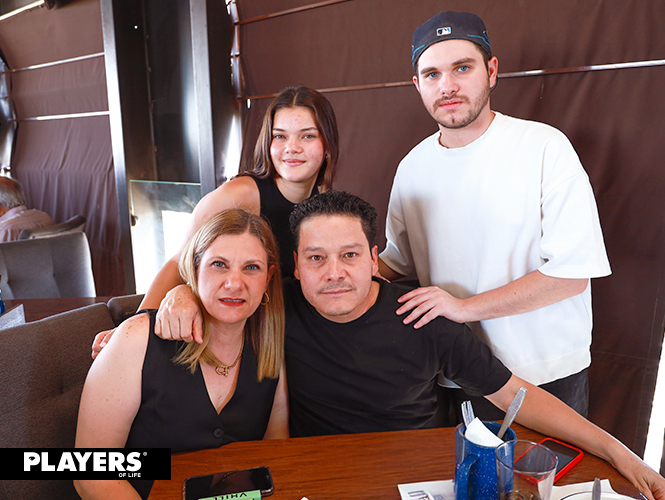 Daniela, Roberto, Iliana y Roberto.