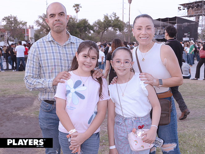 José Esparza, Isa Esparza, Ximena Esparza y Betty Salas