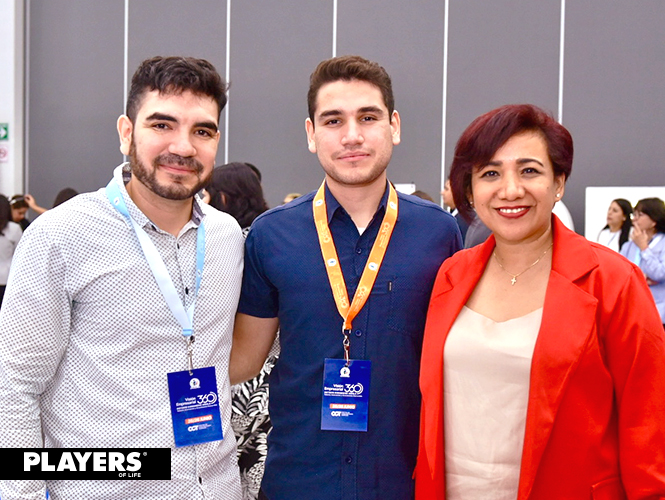 Javier Dorado, Erick Dorado y Elizabeth Hernández.