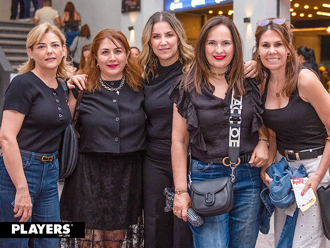 Lucia, Mónica, Ale, Ana y Pía.