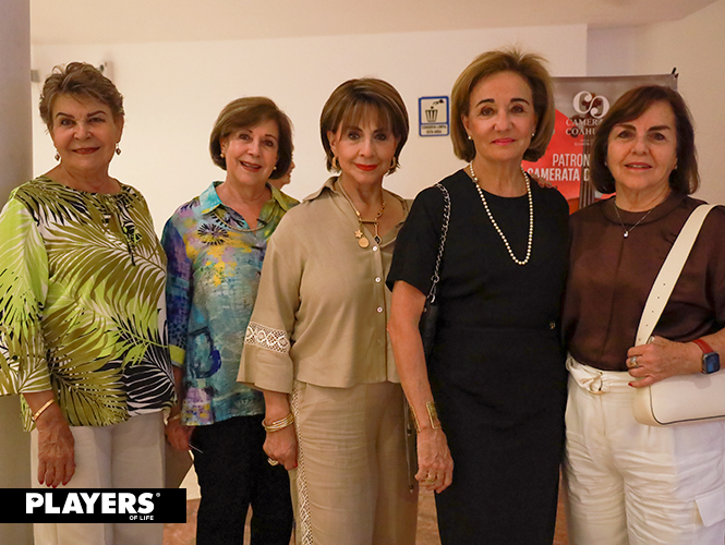Maru, Susy, Licha, Lucrecia y Alejandra.