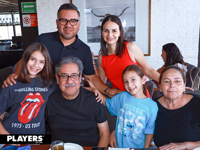 Rodrigo, Carmen, Lucía, Daniel, María y Tely.