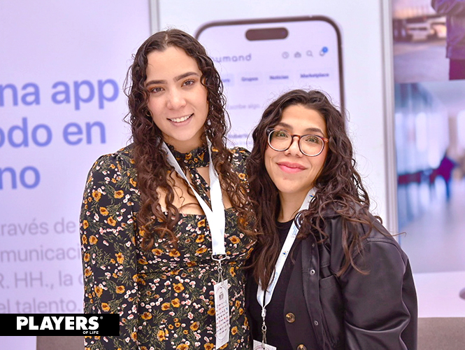 Vanessa Hernández y Nuria Flores.
