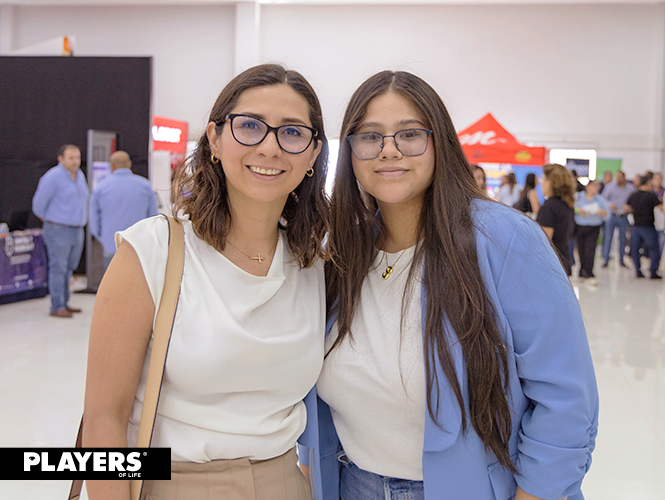 Viridiana Rangel y Sharon Fernández.