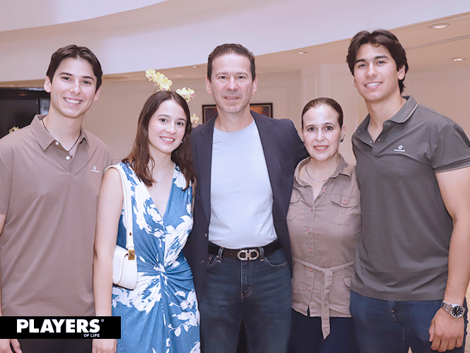 Gabriel Montemayor, Katia Montemayor, Adrián Montemayor, Martha Alanís de Montemayor y Adrián Montemayor