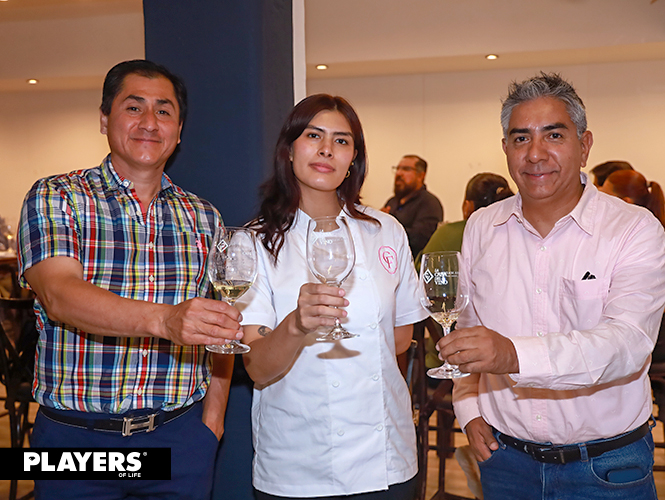 Alberto Anguiano, América Muñoz y Juan Castillo.