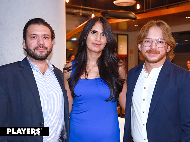 Carlos Ferro, Tatiana García y René.