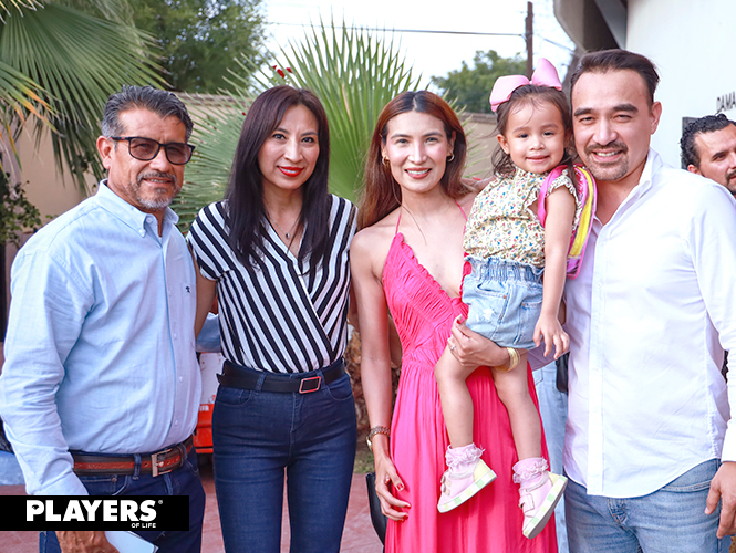 Sergio Diaz, Mariana Estrada, Ari Diaz, Alina Cavanzon y Jorge Cavanzon.