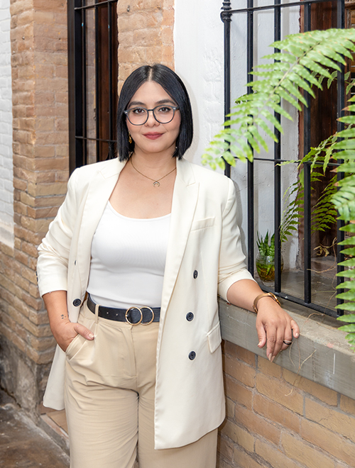 Desde el diseño hasta la formación empresarial, América Perales traza un camino que transforma ideas en proyectos de gran impacto.