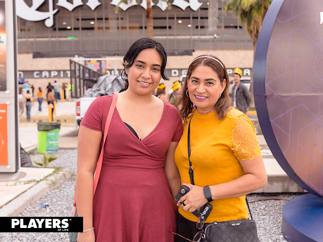 Adriana y Cecilia Mireles.