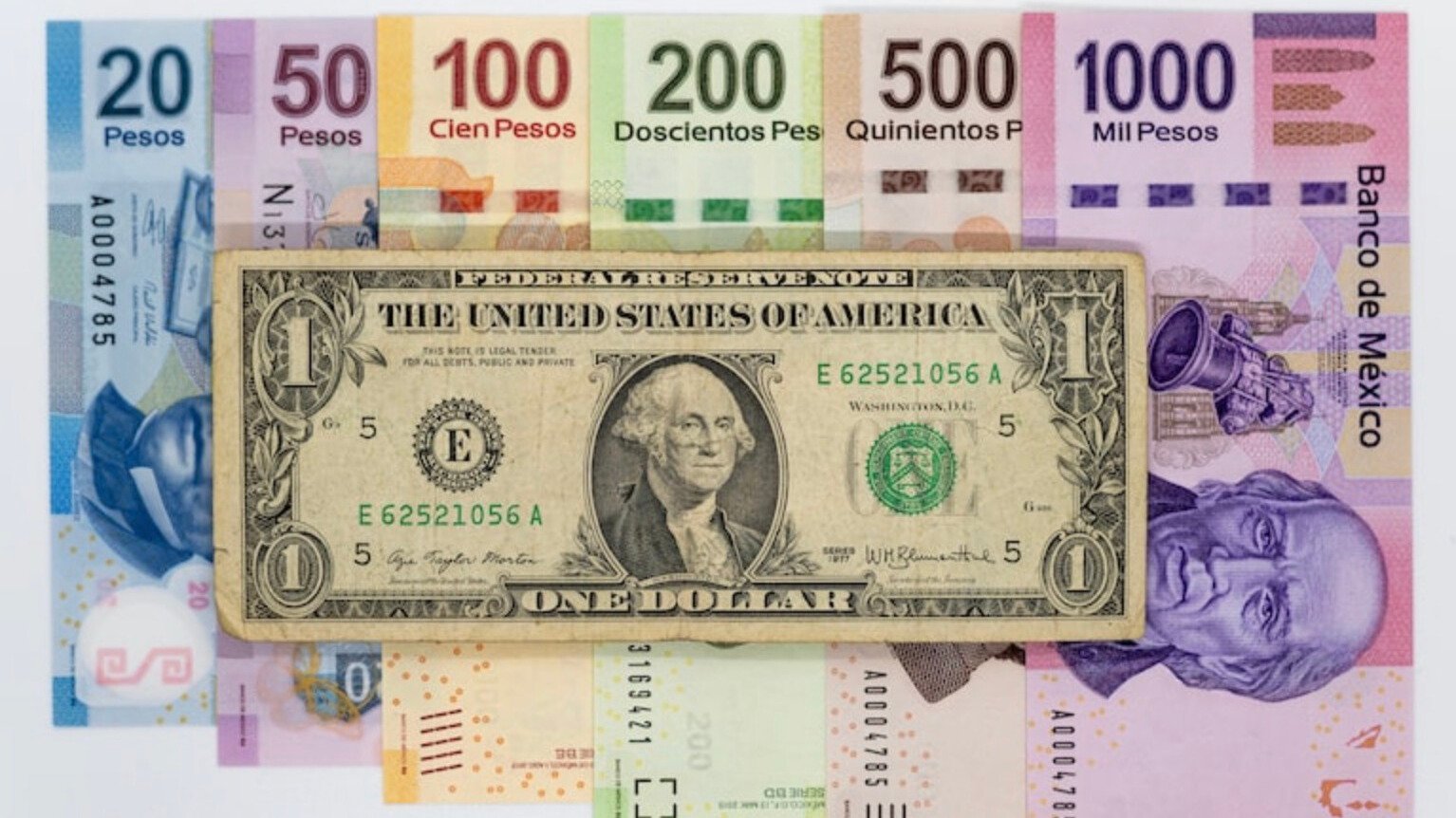 Peso mexicano sorprende: dólar cae a $18.59 hoy 22 de agosto